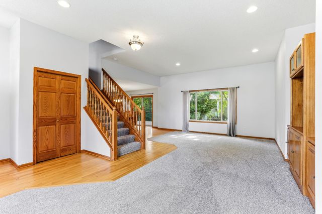 9918 Kiwi Avenue N, Brooklyn Park, MN 55443