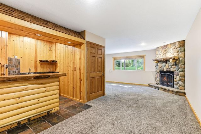 9918 Kiwi Avenue N, Brooklyn Park, MN 55443