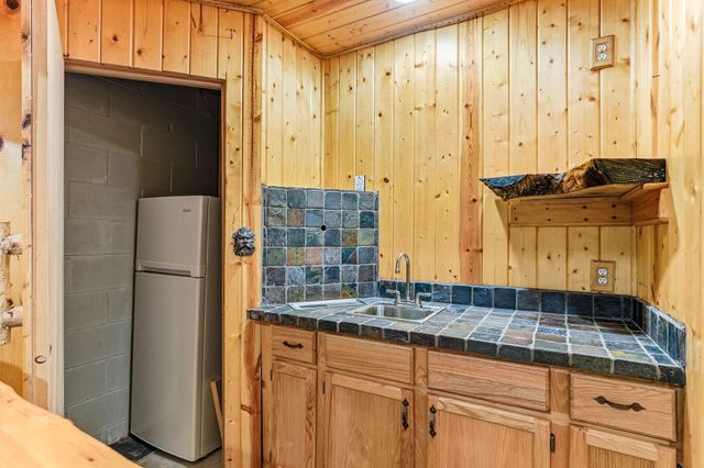 9918 Kiwi Avenue N, Brooklyn Park, MN 55443
