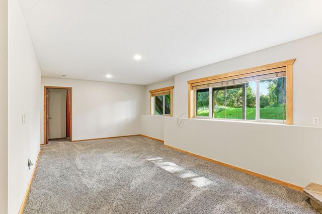 9918 Kiwi Avenue N, Brooklyn Park, MN 55443