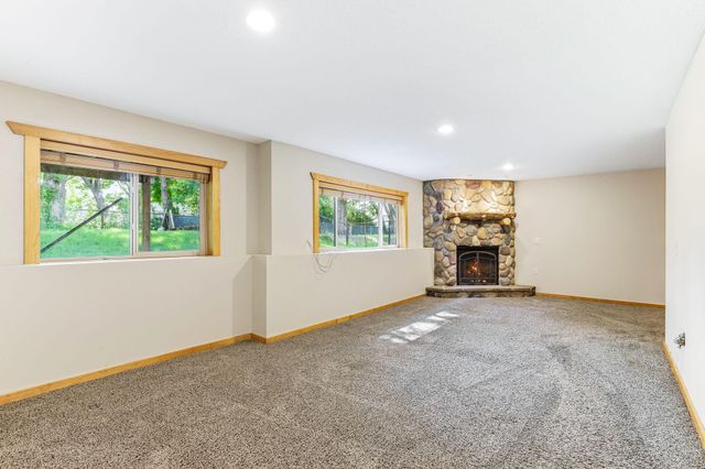 9918 Kiwi Avenue N, Brooklyn Park, MN 55443