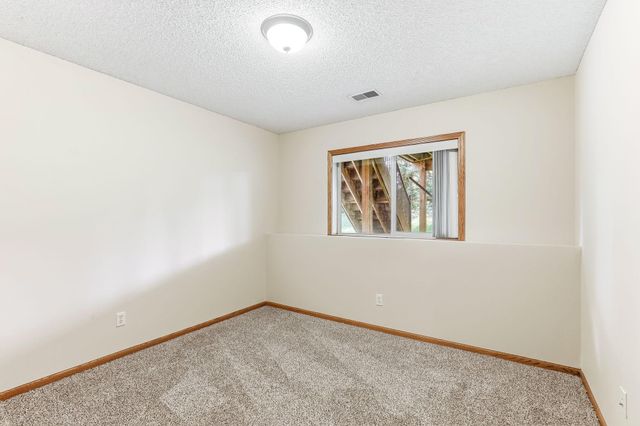 9918 Kiwi Avenue N, Brooklyn Park, MN 55443