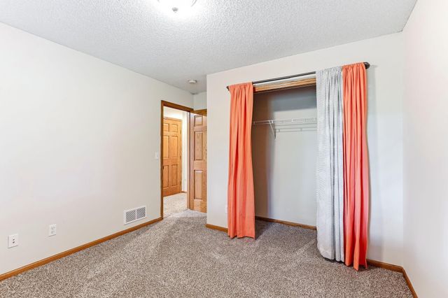 9918 Kiwi Avenue N, Brooklyn Park, MN 55443