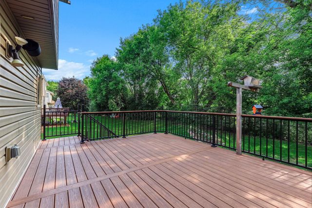 9918 Kiwi Avenue N, Brooklyn Park, MN 55443