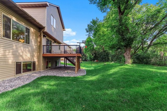 9918 Kiwi Avenue N, Brooklyn Park, MN 55443