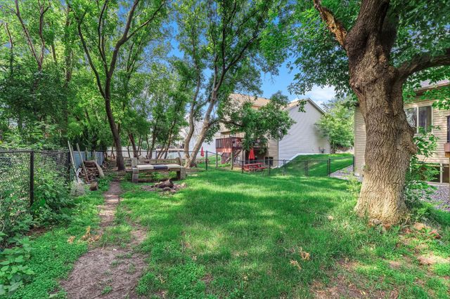 9918 Kiwi Avenue N, Brooklyn Park, MN 55443