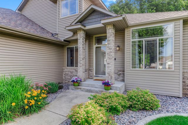 9918 Kiwi Avenue N, Brooklyn Park, MN 55443