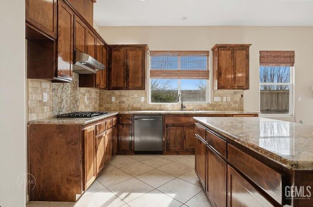 6702 Aretino Way, Bakersfield, CA 93306