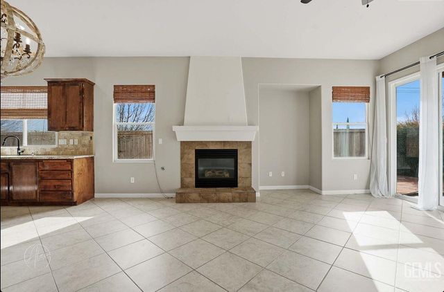 6702 Aretino Way, Bakersfield, CA 93306