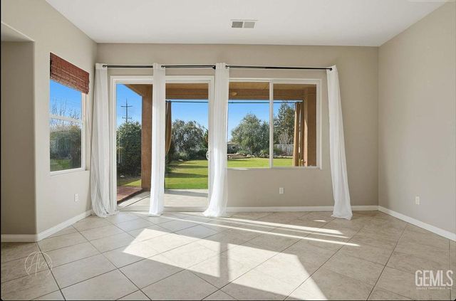 6702 Aretino Way, Bakersfield, CA 93306