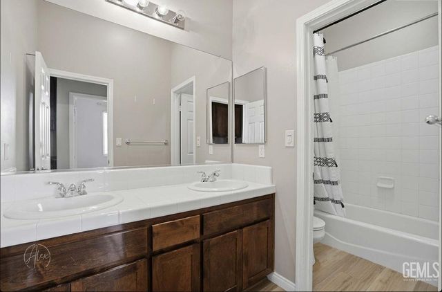 6702 Aretino Way, Bakersfield, CA 93306