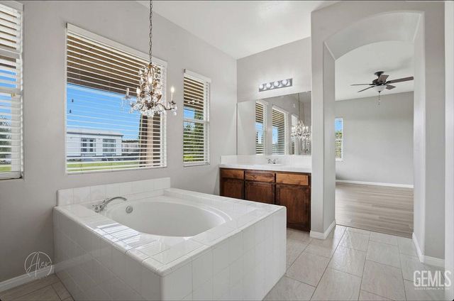 6702 Aretino Way, Bakersfield, CA 93306