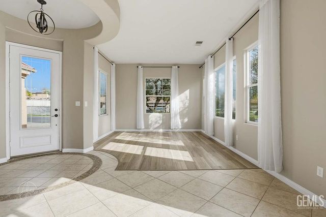 6702 Aretino Way, Bakersfield, CA 93306