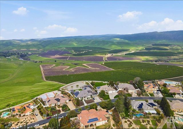 6702 Aretino Way, Bakersfield, CA 93306