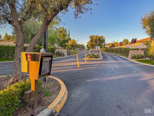 6702 Aretino Way, Bakersfield, CA 93306