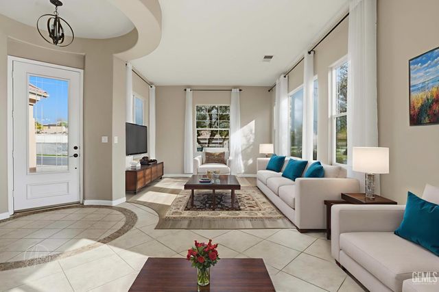 6702 Aretino Way, Bakersfield, CA 93306