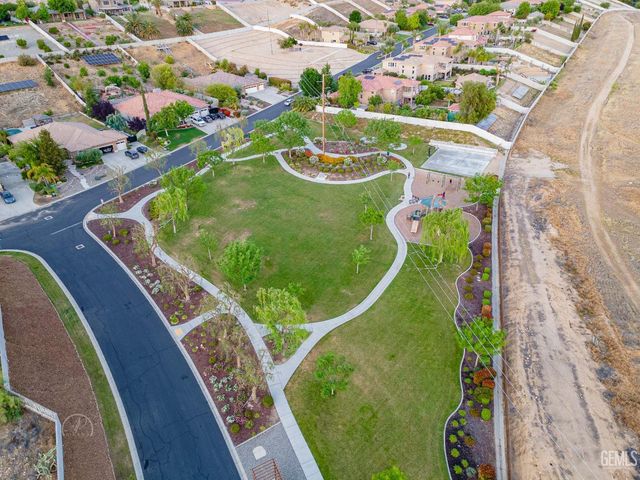 6702 Aretino Way, Bakersfield, CA 93306