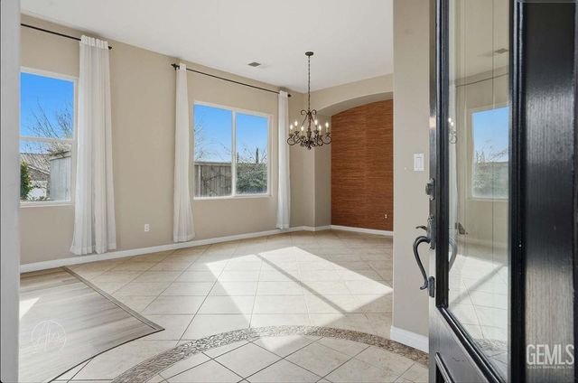 6702 Aretino Way, Bakersfield, CA 93306