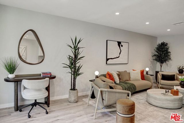 7300 Franklin Avenue 346, Los Angeles, CA 90046
