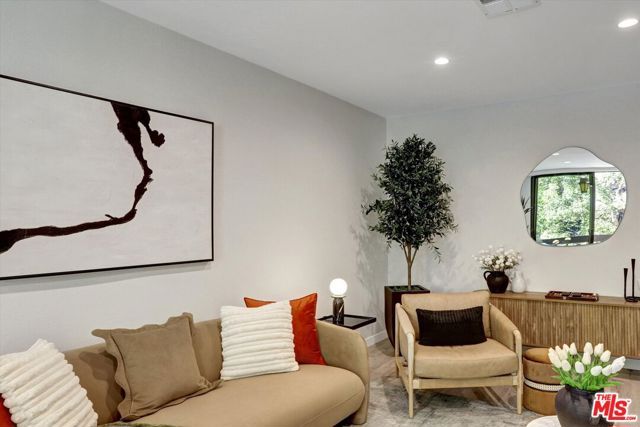 7300 Franklin Avenue 346, Los Angeles, CA 90046