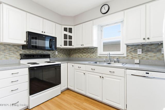 349 Hillcreek Rd, Shepherdsville, KY 40165