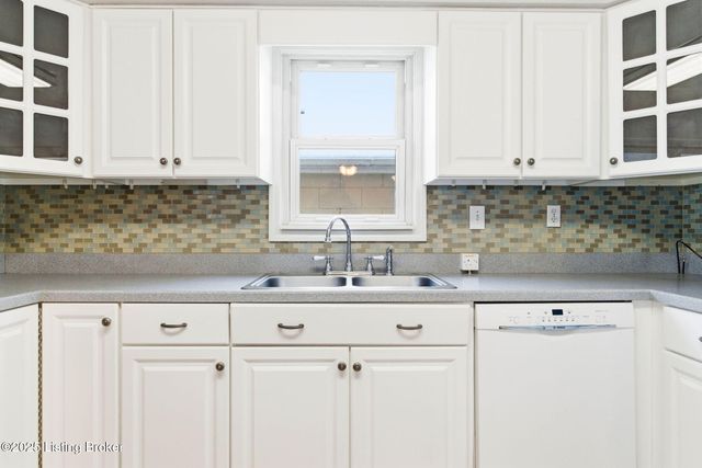 349 Hillcreek Rd, Shepherdsville, KY 40165