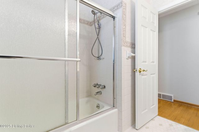 349 Hillcreek Rd, Shepherdsville, KY 40165