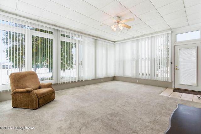 349 Hillcreek Rd, Shepherdsville, KY 40165