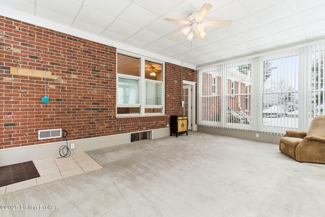 349 Hillcreek Rd, Shepherdsville, KY 40165