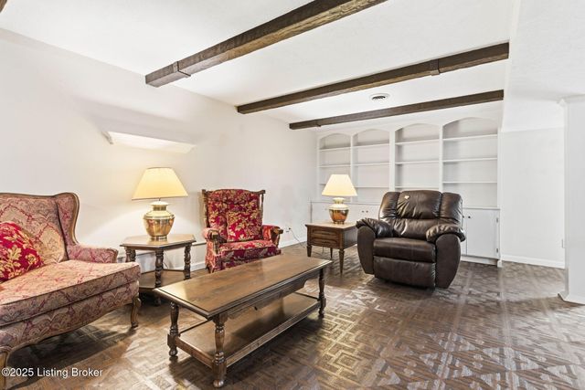 349 Hillcreek Rd, Shepherdsville, KY 40165