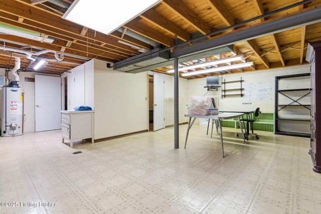 349 Hillcreek Rd, Shepherdsville, KY 40165