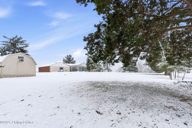 349 Hillcreek Rd, Shepherdsville, KY 40165