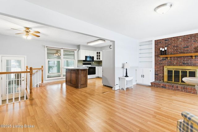 349 Hillcreek Rd, Shepherdsville, KY 40165