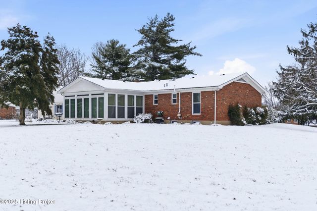 349 Hillcreek Rd, Shepherdsville, KY 40165