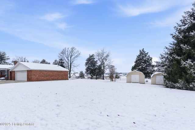 349 Hillcreek Rd, Shepherdsville, KY 40165