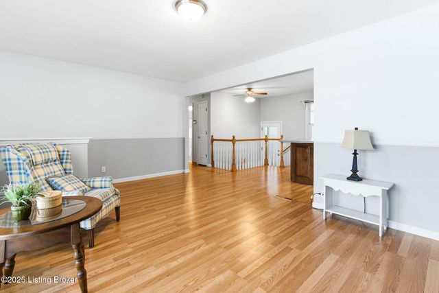 349 Hillcreek Rd, Shepherdsville, KY 40165