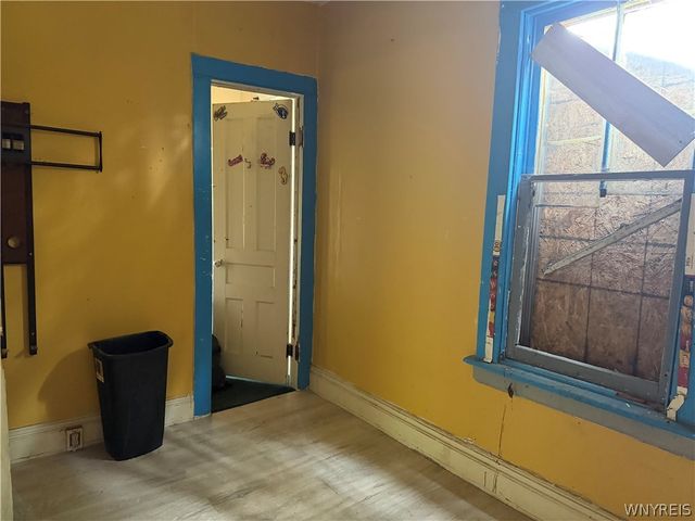 27 Cayuga Street, Buffalo, NY 14211