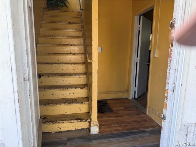 27 Cayuga Street, Buffalo, NY 14211