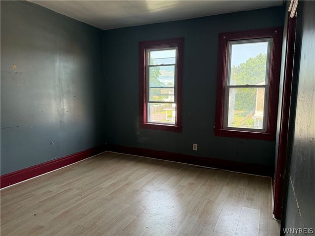 27 Cayuga Street, Buffalo, NY 14211