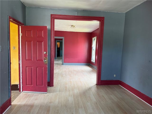 27 Cayuga Street, Buffalo, NY 14211