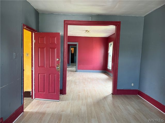 27 Cayuga Street, Buffalo, NY 14211