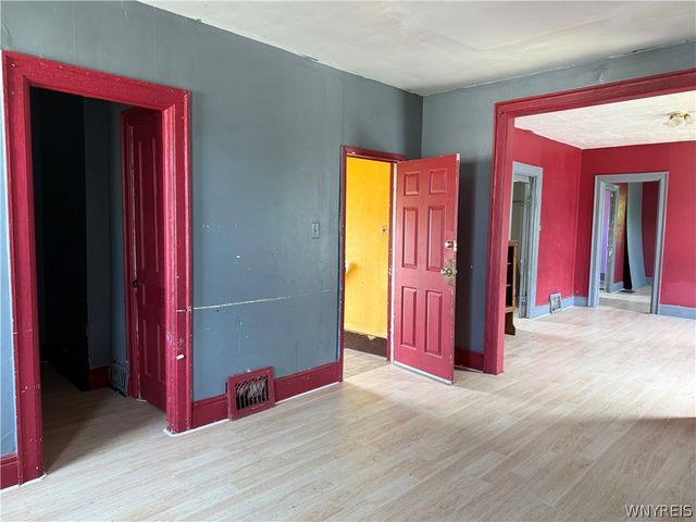 27 Cayuga Street, Buffalo, NY 14211