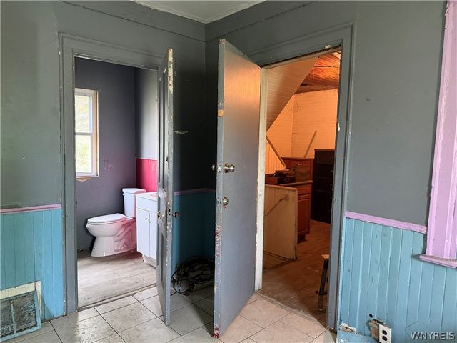 27 Cayuga Street, Buffalo, NY 14211