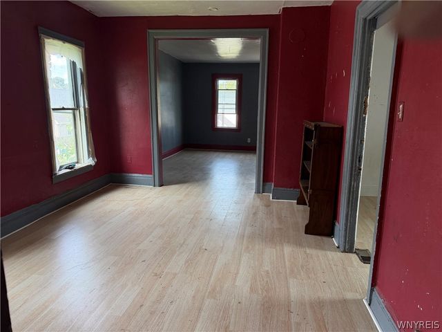 27 Cayuga Street, Buffalo, NY 14211