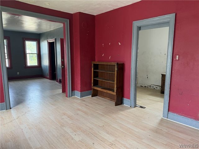 27 Cayuga Street, Buffalo, NY 14211
