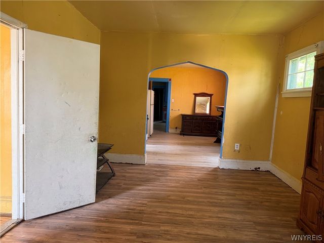 27 Cayuga Street, Buffalo, NY 14211