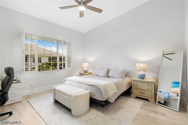 831 Sailaway LN 202, Naples, FL 34108