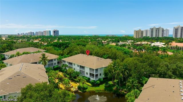 831 Sailaway LN 202, Naples, FL 34108