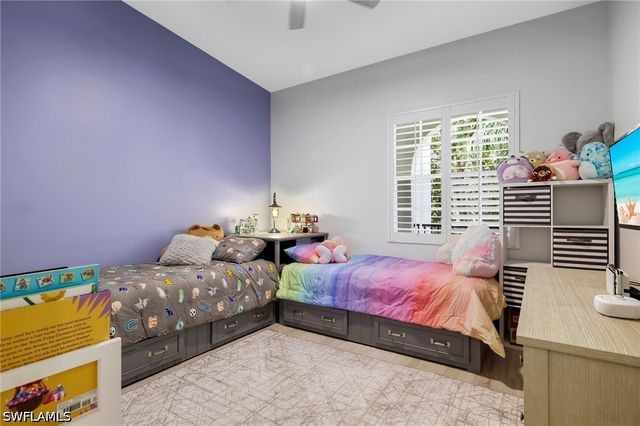 831 Sailaway LN 202, Naples, FL 34108