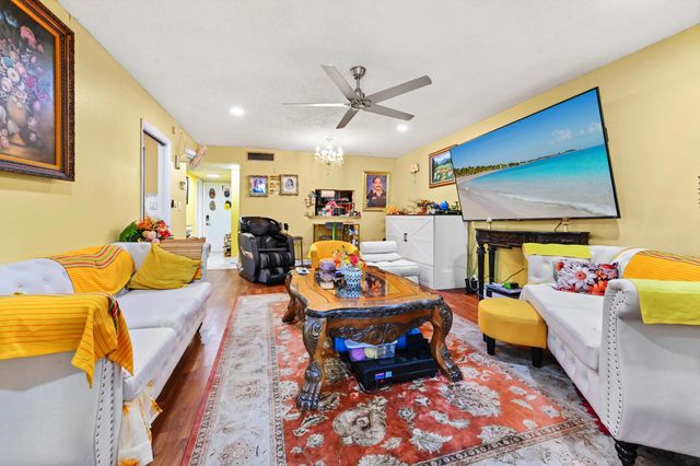 3940 NW 42nd Avenue 116, Lauderdale Lakes, FL 33319